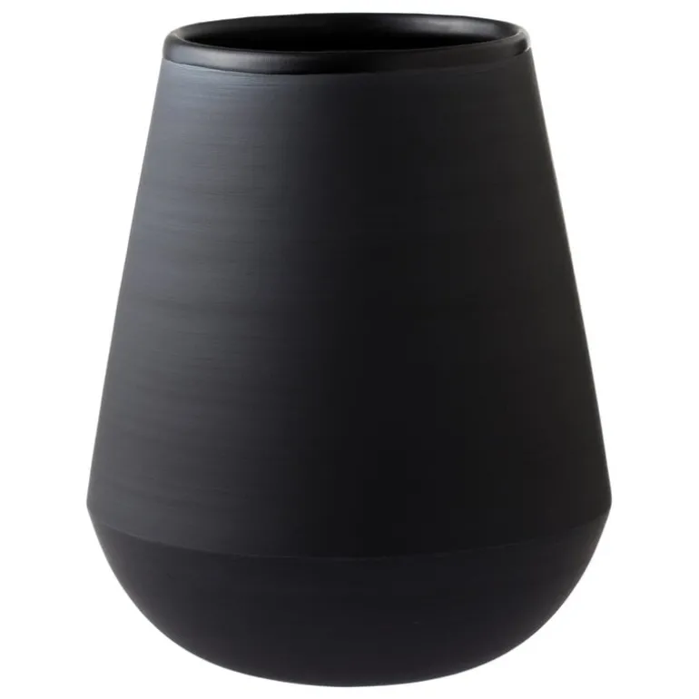 Vaidava Ceramics Eclipse vase, black
