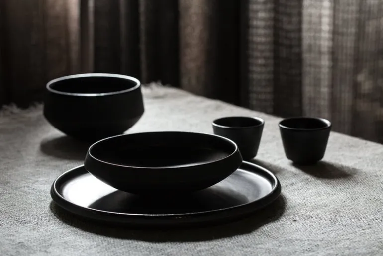 Vaidava Ceramics Eclipse dinner plate 34 cm, black