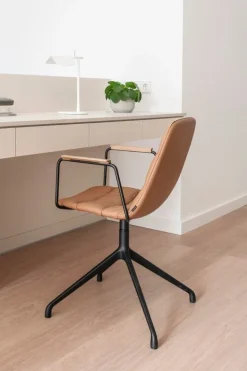 Viccarbe Maarten armchair, pyramid swivel, black- ochre leather- matt oak