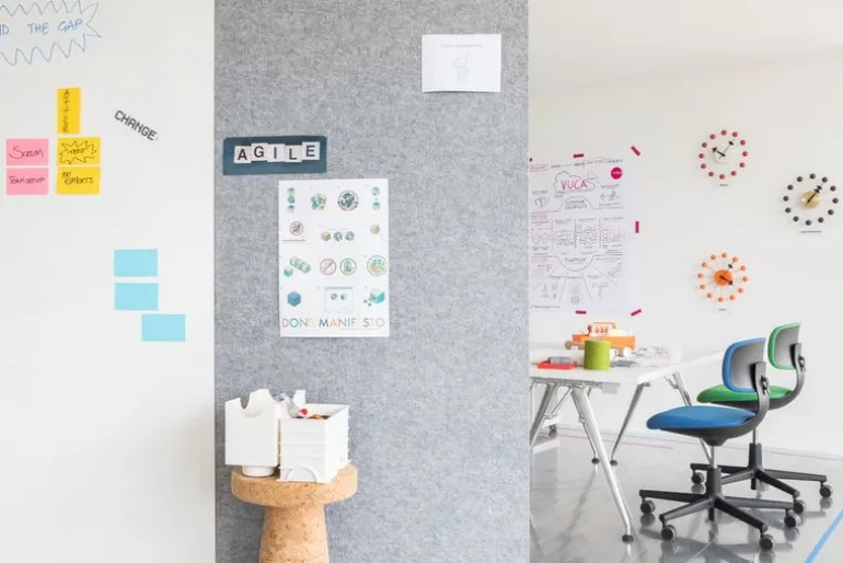 Vitra Cork Family side table/stool, Model C