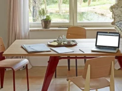 Vitra EM Table 240 x 90 cm, oak - Japanese red