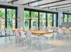 Vitra EM Table 200 x 90 cm, oak - Prouvé Blanc Colombe