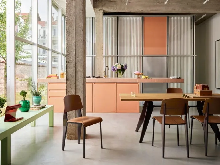 Vitra EM Table 200 x 90 cm, oak - deep black