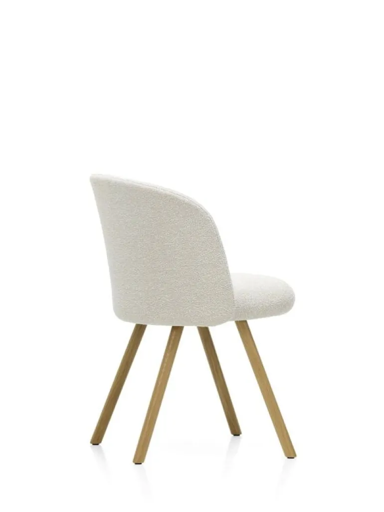 Vitra Mikado side chair, natural oak - Nubia 01 ivory/pearl