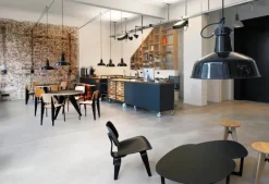 Vitra Standard chair, deep black - oak