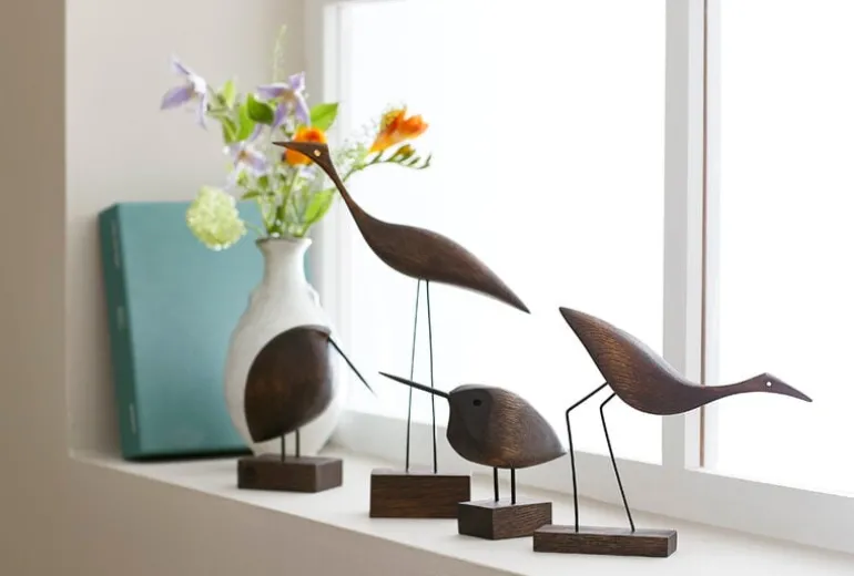 Warm Nordic Beak Bird, Awake Snipe, smoked oak