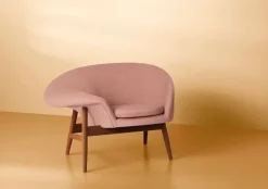 Warm Nordic Fried Egg lounge chair, pale rose