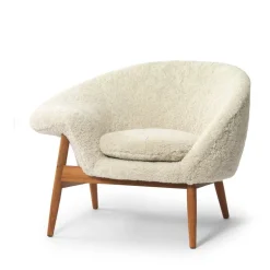 Warm Nordic Fried Egg lounge chair, Moonlight sheepskin