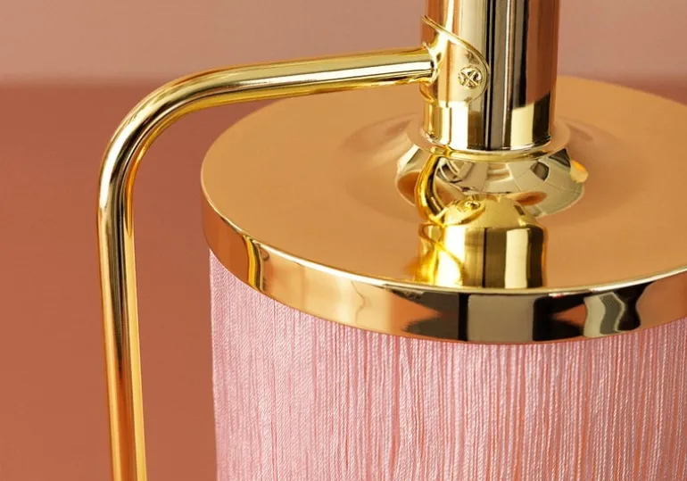 Warm Nordic Fringe table lamp, pale pink