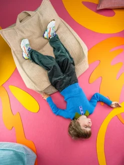 Wigiwama Big Lounger beanbag, pink mousse