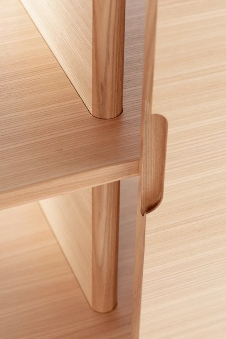 Wooden Credenza Tre cabinet