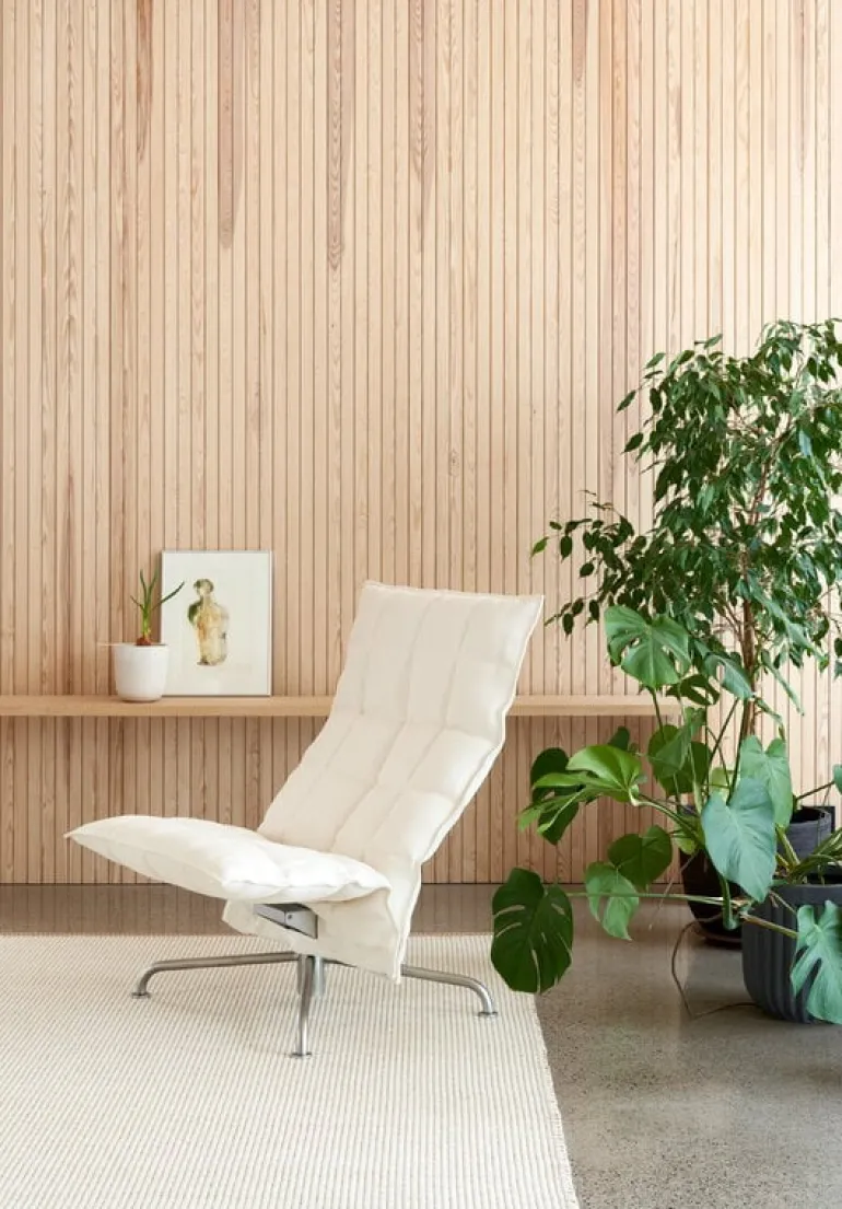 Woodnotes K chair, narrow, swivel star base, white