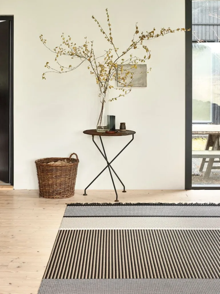 Woodnotes San Francisco carpet, stone - white