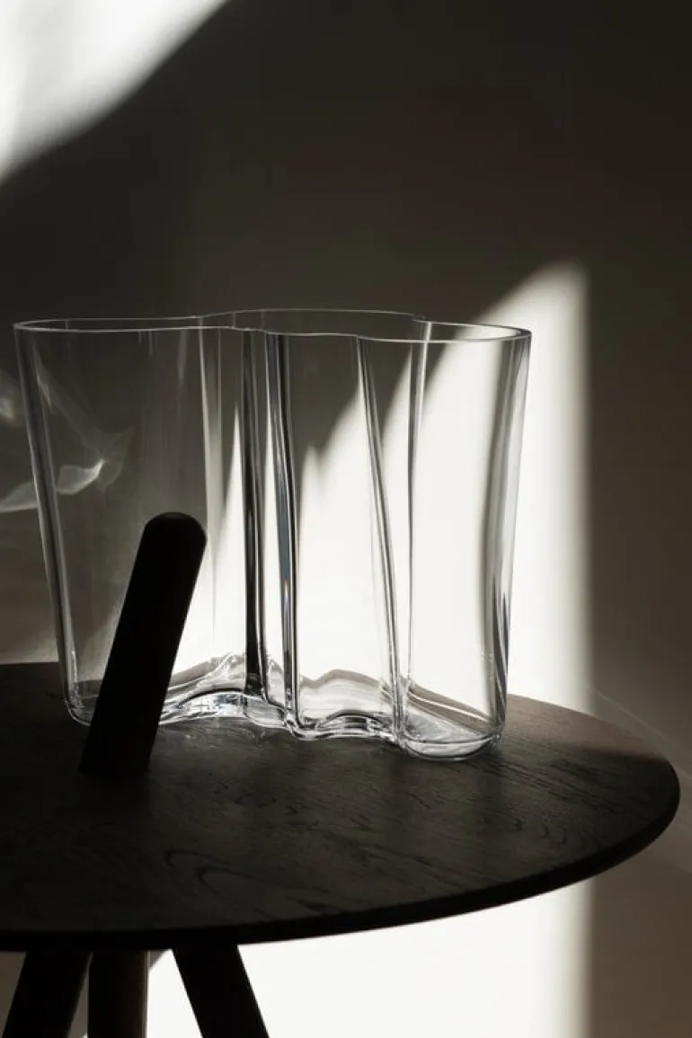 Woud Come Here side table, black