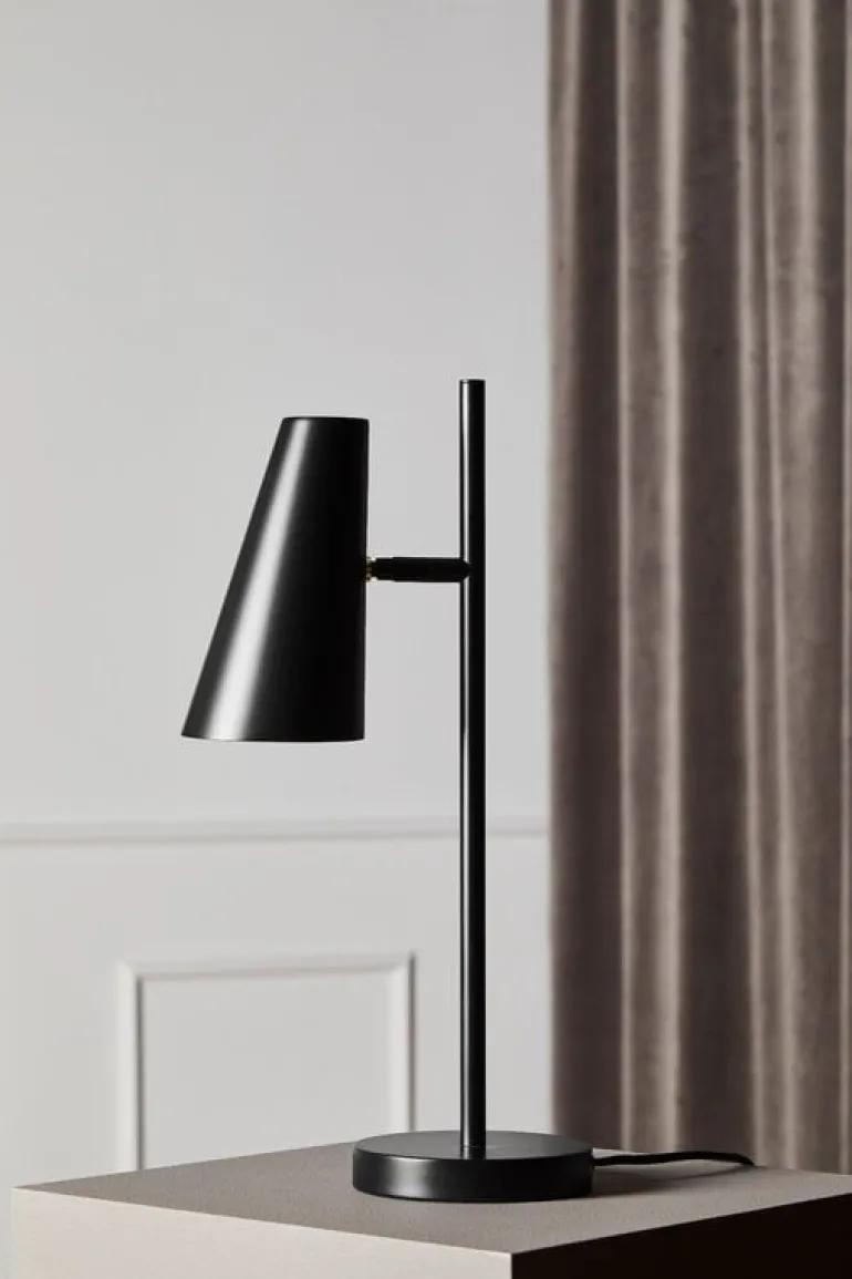Woud Cono table lamp, black