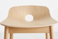 Woud Mono bar stool 65 cm, oak