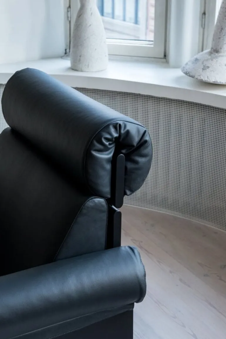 Yrjö Kukkapuro Ateljee neck support, black leather