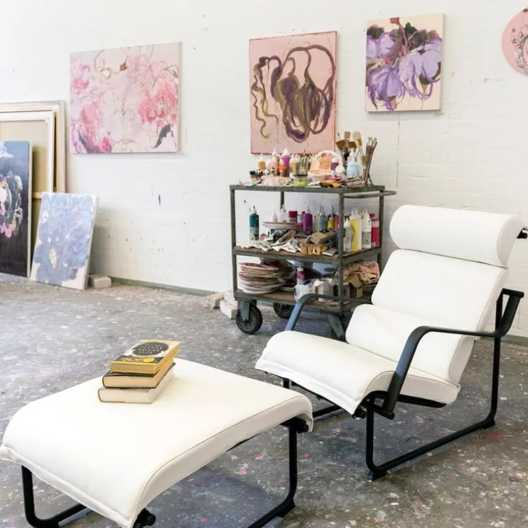 Yrjö Kukkapuro Remmi lounge chair, black - white leather