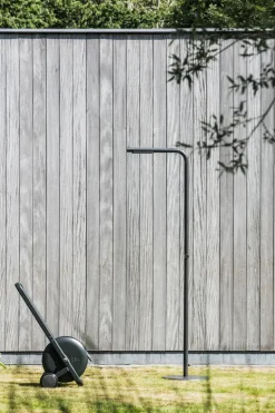 ZEE Levantine outdoor shower, black