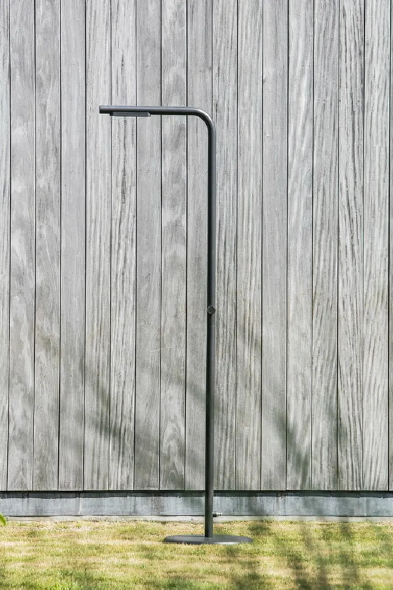 ZEE Levantine outdoor shower, black