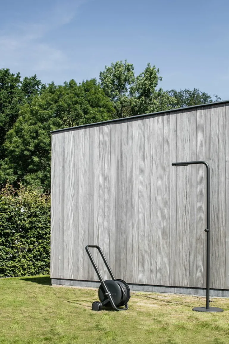 ZEE Levantine outdoor shower, black